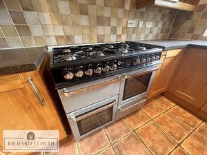 Kitchen- click for photo gallery
